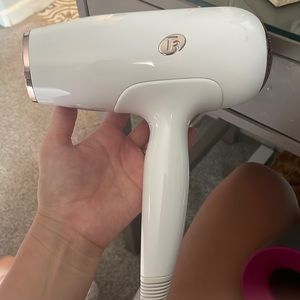 T3 Blow Hair Dryer- Smoothing Multi Heat & Speed Combo